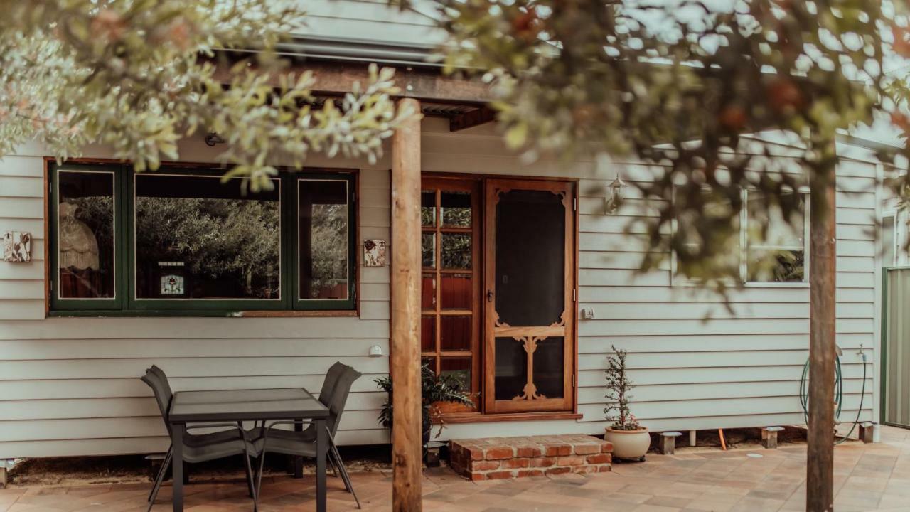 Railway Cottage 번버리 외부 사진